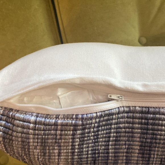 Blue and white lumbar pillow by Halston - Picture 5 of 6